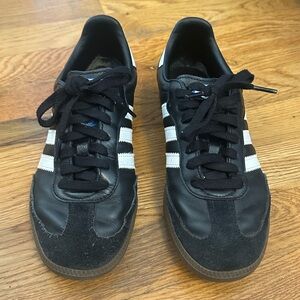 Adidas Samba — Women’s size 8
